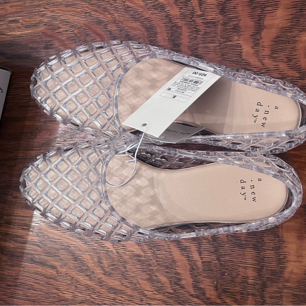 NWT Clear Closed Toed Jellies